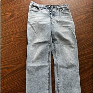 Levi’s size 25